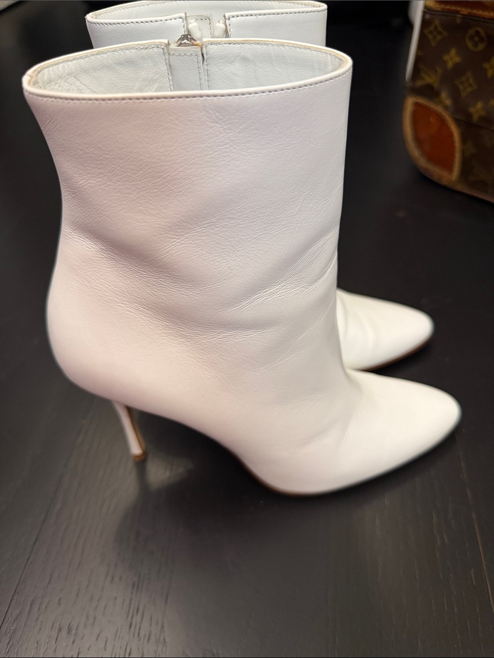 Manolo Blahnik White Leather Pointed-Toe Ankle Booties - Picture 2 of 4